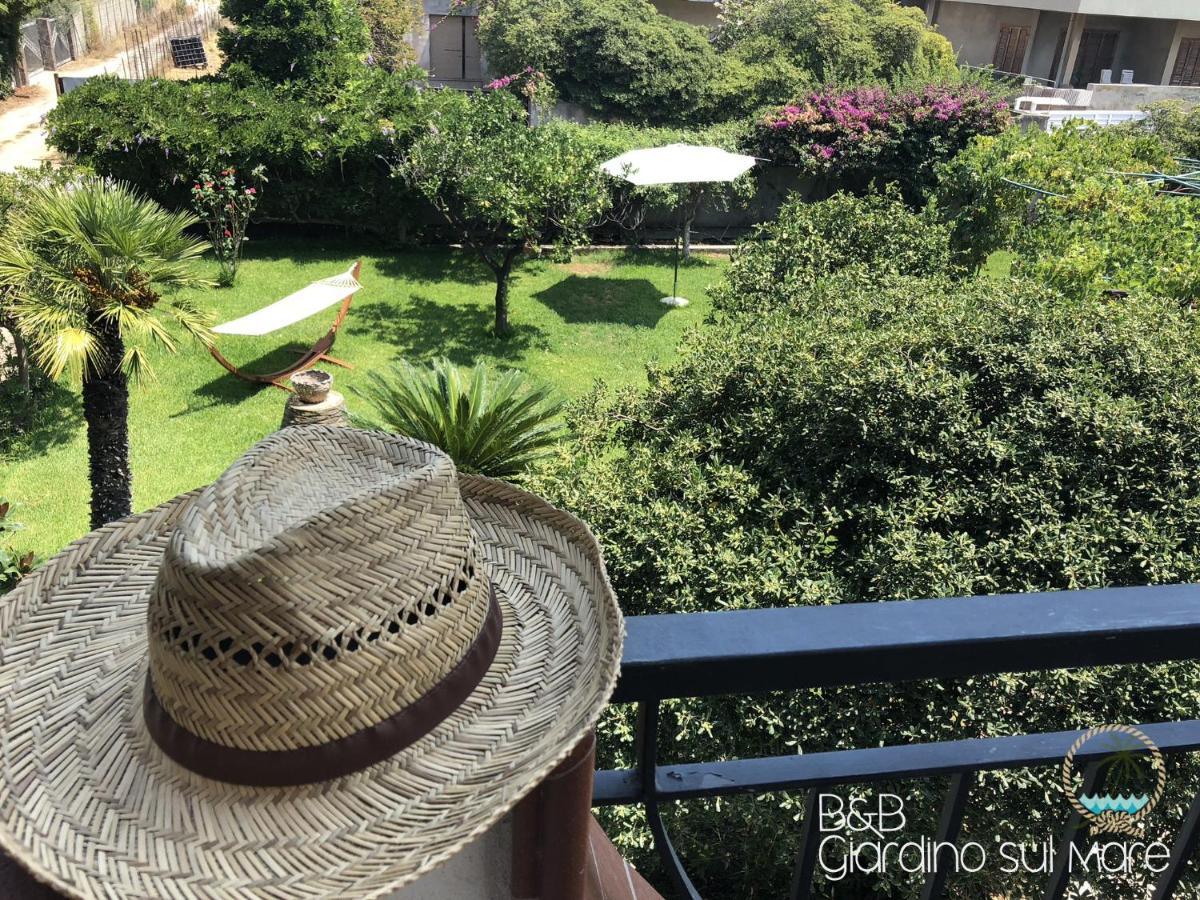 Giardino Sul Mare Bed & Breakfast Пати Екстериор снимка